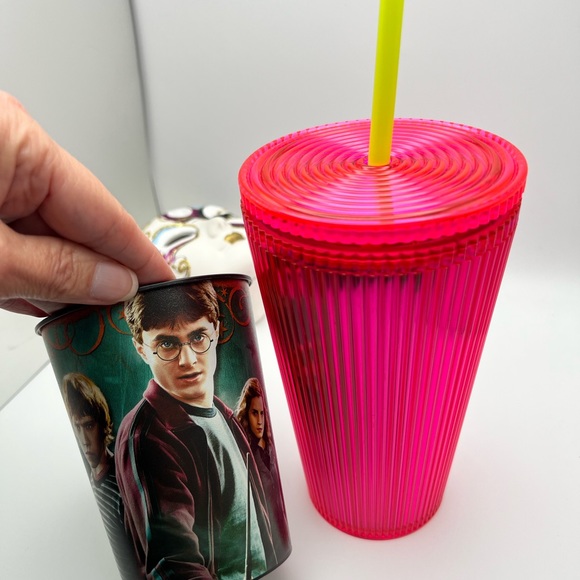 Tumbler & Cup- Starbucks 2023 Dragonfruit Neon Pink Stripe GRANDE & Harry Potter - Picture 11 of 17